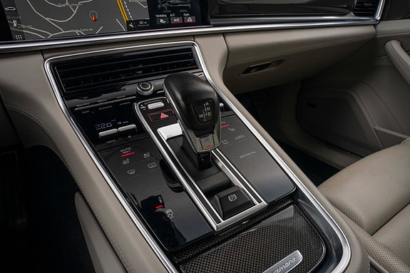 Porsche Panamera 4 18 of 30