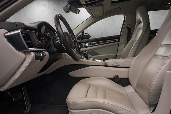 Porsche Panamera 4 22 of 30