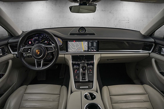 Porsche Panamera 4 26 of 30