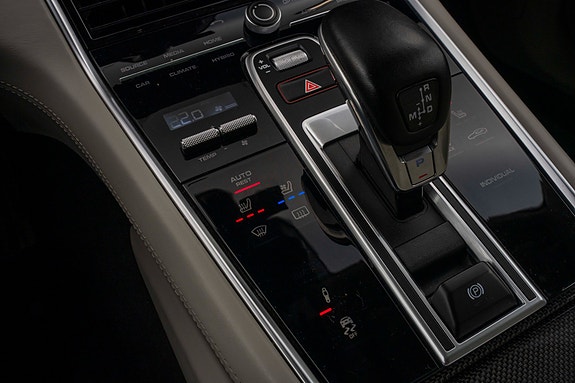Porsche Panamera 4 19 of 30