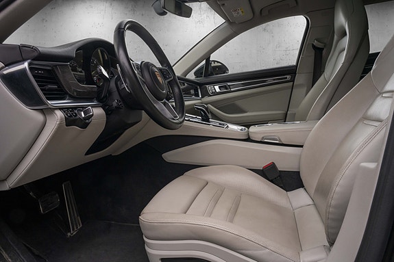 Porsche Panamera 4 23 of 30