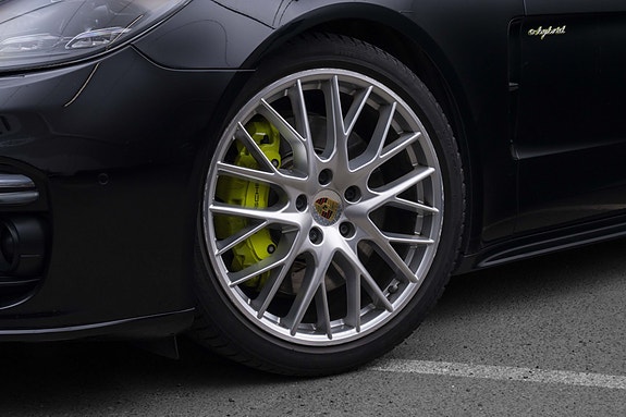 Porsche Panamera 4 3 of 30