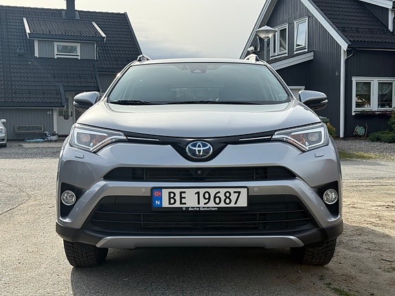 Toyota RAV4 5 of 5