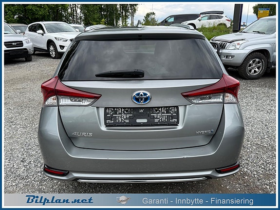 Toyota Auris 3 of 5