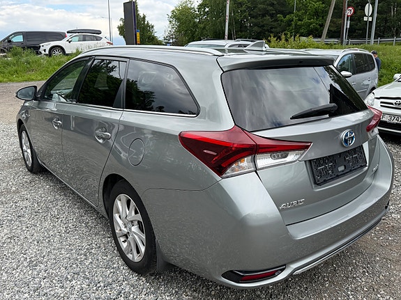 Toyota Auris 5 of 5