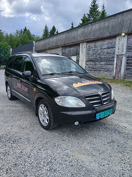 SsangYong Rodius 2 of 9
