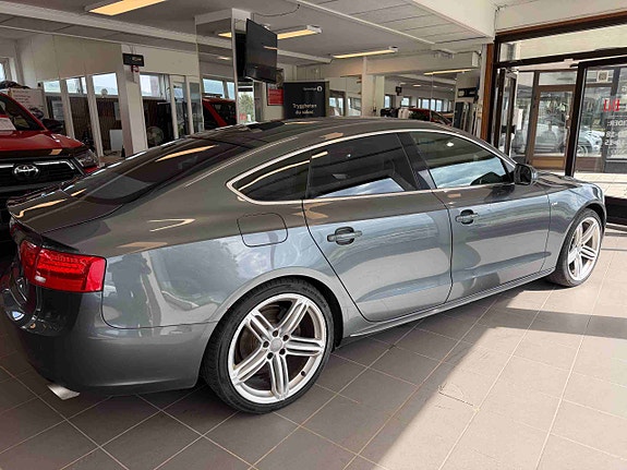 Audi A5 4 of 30