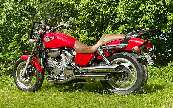 Honda VF 750 C Magna 2 of 5