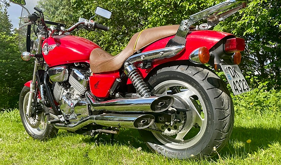 Honda VF 750 C Magna 3 of 5