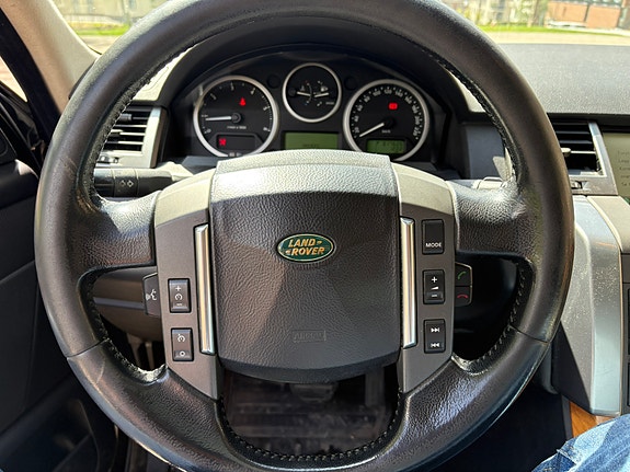 Land Rover Range Rover 17 of 22