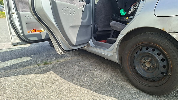 Toyota Yaris Verso 4 of 5
