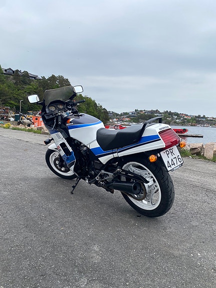 Honda CBX 750F2 2 of 14