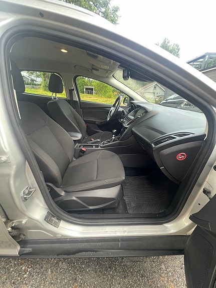 Ford Focus 9 of 23
