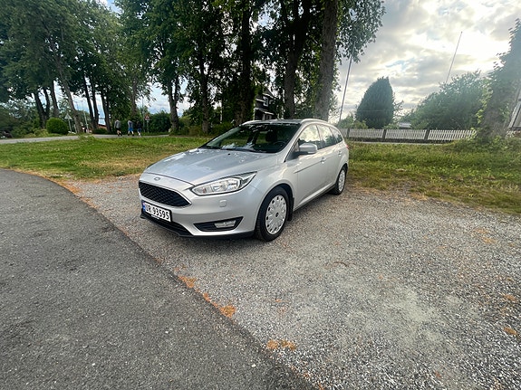 Ford Focus 2 of 23