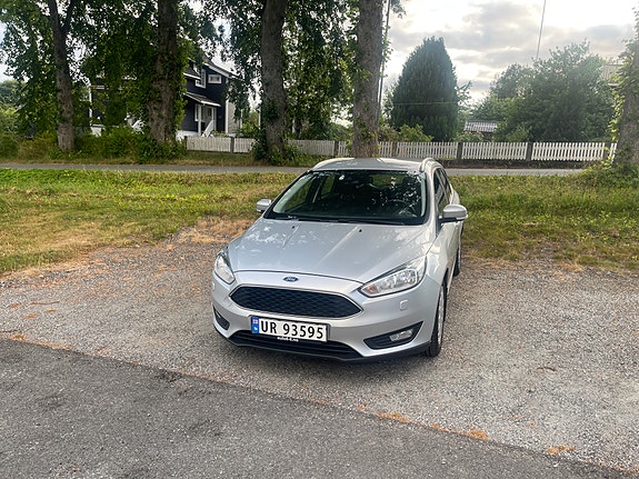 Ford Focus 8 of 23