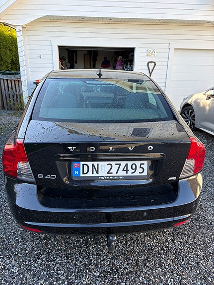 Volvo S40 2 of 5