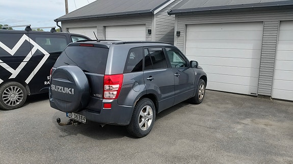 Suzuki Grand Vitara 4 of 5