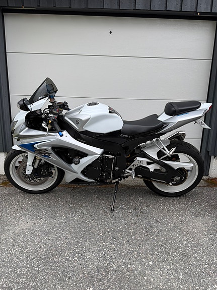 Suzuki GSX-R 600 3 of 5