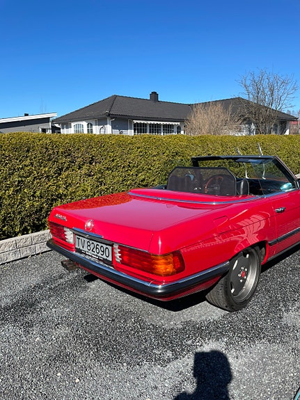Mercedes-Benz 450 SL 3 of 5