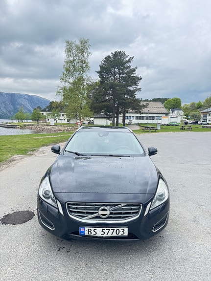 Volvo V60 3 of 5