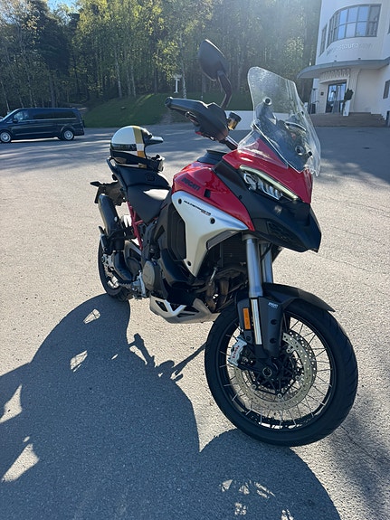 Ducati Multistrada V4 Rally 2 of 6