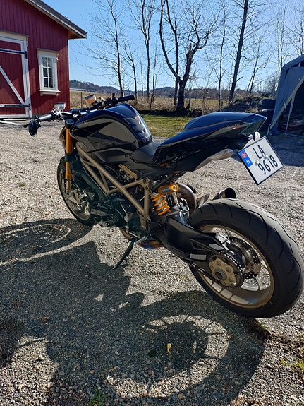 Ducati Streetfighter S 8 of 13