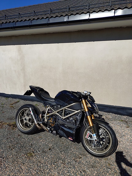 Ducati Streetfighter S 5 of 13