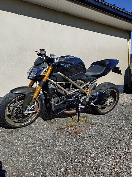 Ducati Streetfighter S 2 of 13