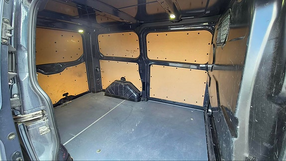 Ford Transit Custom 13 of 14