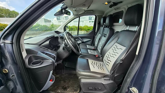 Ford Transit Custom 11 of 14