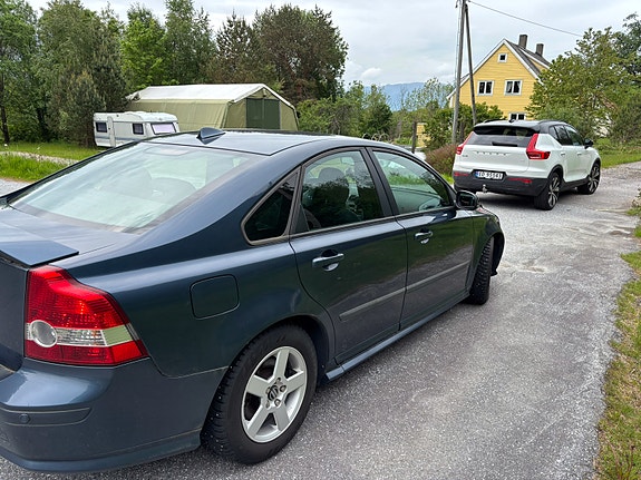 Volvo S40 4 of 6