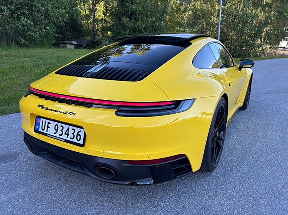 Porsche 911 4 of 5