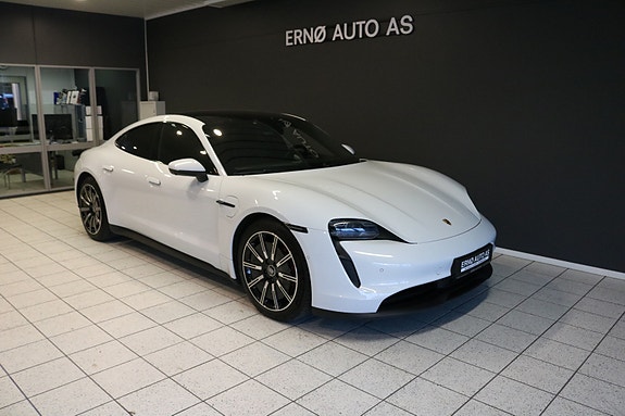 Porsche Taycan 3 of 5