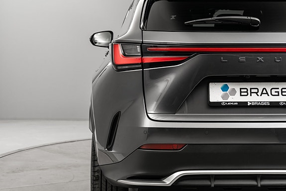 Lexus NX450h 8 of 30