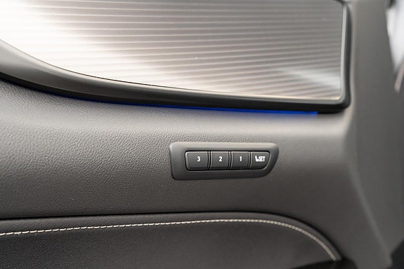 Lexus NX450h 19 of 30
