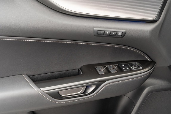 Lexus NX450h 18 of 30