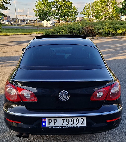 Volkswagen Passat CC 4 of 23