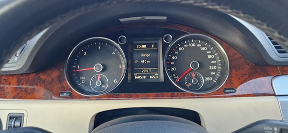 Volkswagen Passat CC 10 of 23