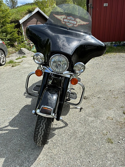 Harley-Davidson ELECTRA GLIDE 3 of 8