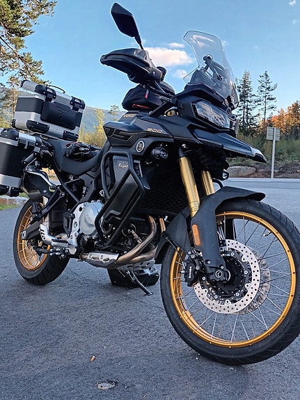 VOGE DS900X 2 of 4