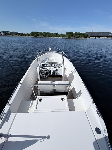 Uttern S55 DTI med 120 hk og båtvogn 2 of 5