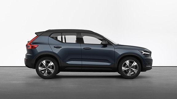Volvo XC40 4 of 5