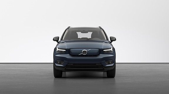 Volvo XC40 3 of 5