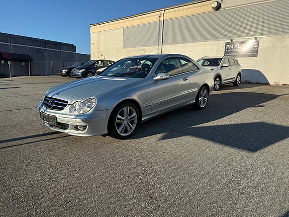 Mercedes-Benz CLK220 11 of 27