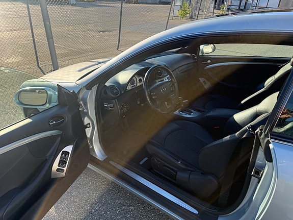 Mercedes-Benz CLK220 14 of 27