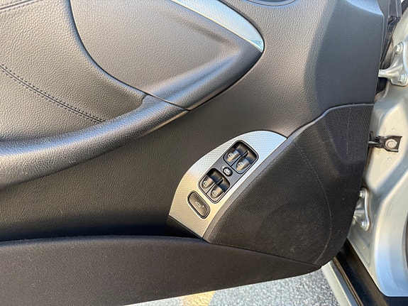 Mercedes-Benz CLK220 15 of 27