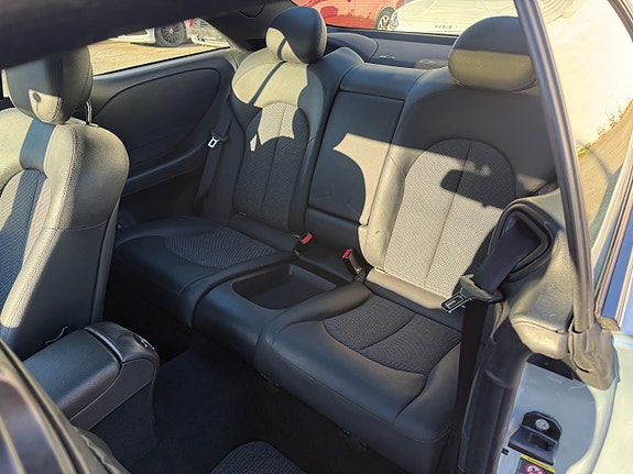 Mercedes-Benz CLK220 19 of 27