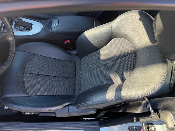 Mercedes-Benz CLK220 12 of 27