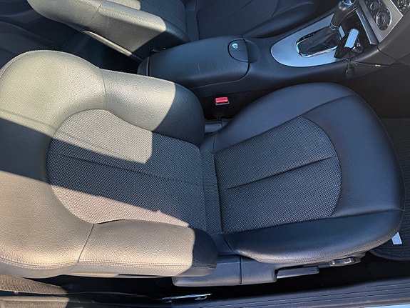 Mercedes-Benz CLK220 21 of 27