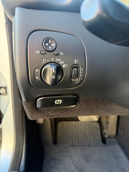 Mercedes-Benz CLK220 17 of 27